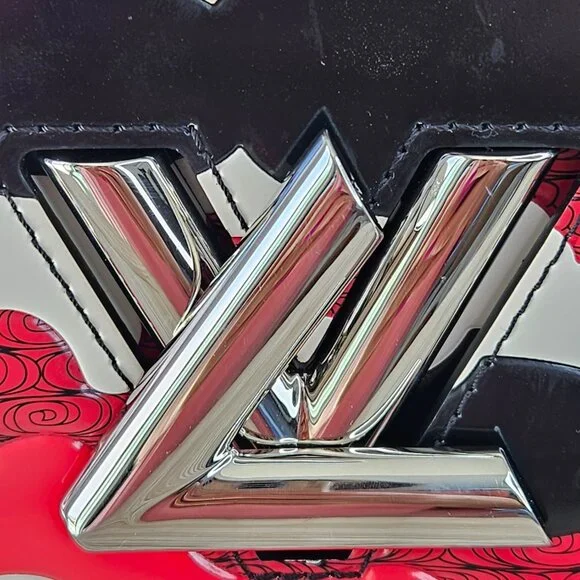 Louis Vuitton Patchwork Waves Twist MM - Picture 8 of 11